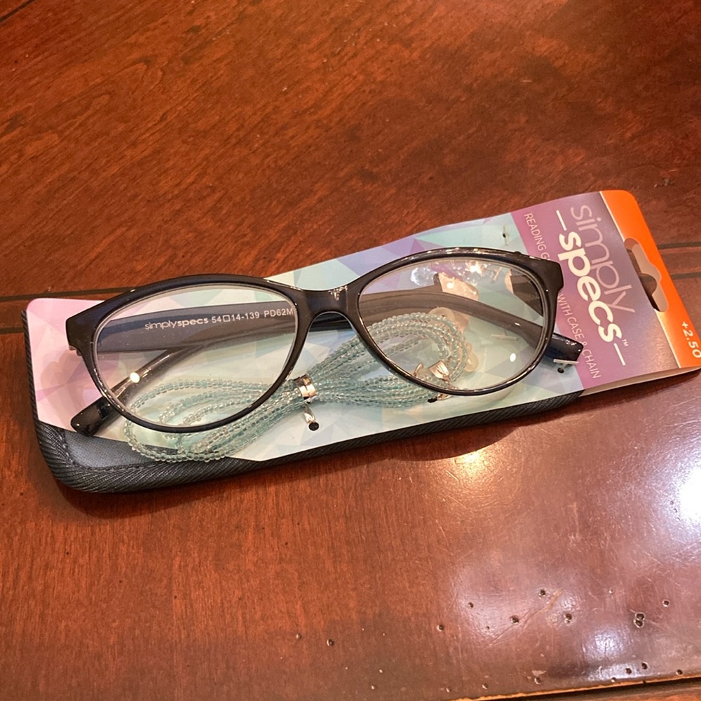 Simply Specs reading glasses, coordinating case and chain. New with tags.